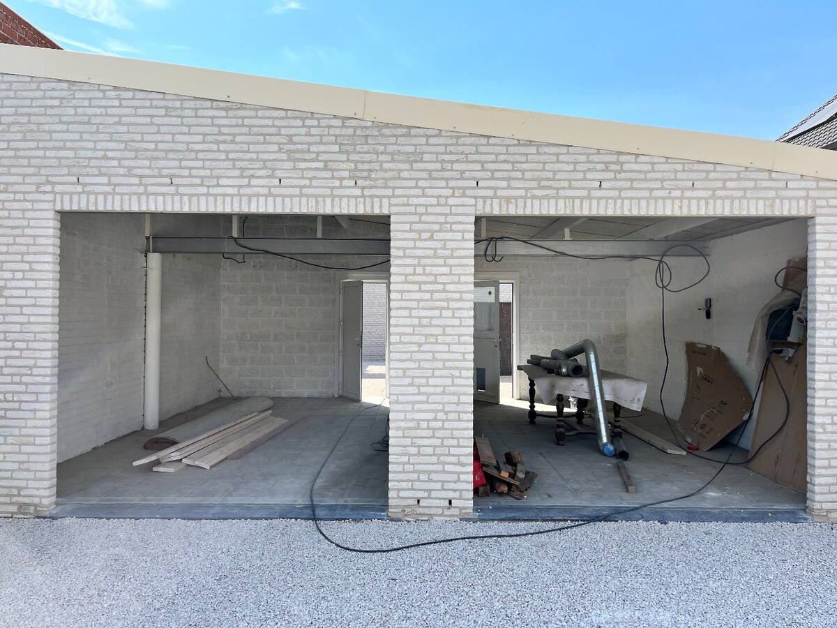 Instapklare nieuwbouwwoningen met garage en autostaanplaats te Langemark 