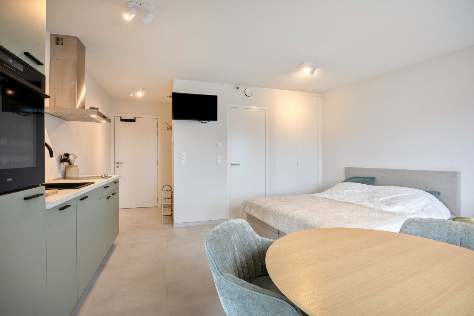 Bemeubelde studio met terras en kelderberging in het centrum van Leuven! - EPC 50 kWh/m² - bewoonbare opp. 37,5 m² 