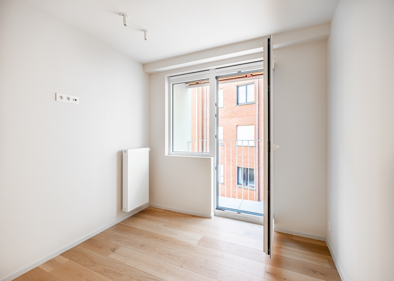 Beaux appartements rénovés avec vue latérale sur la mer ! 