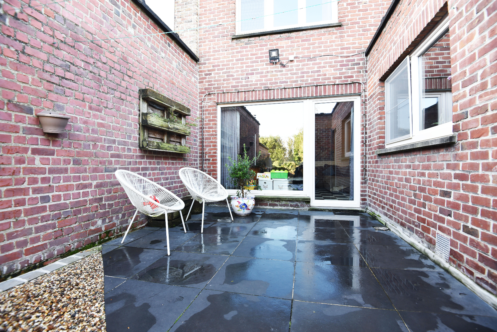 Rijwoning met 3 slpks, garage en tuin nabij centrum Eeklo 