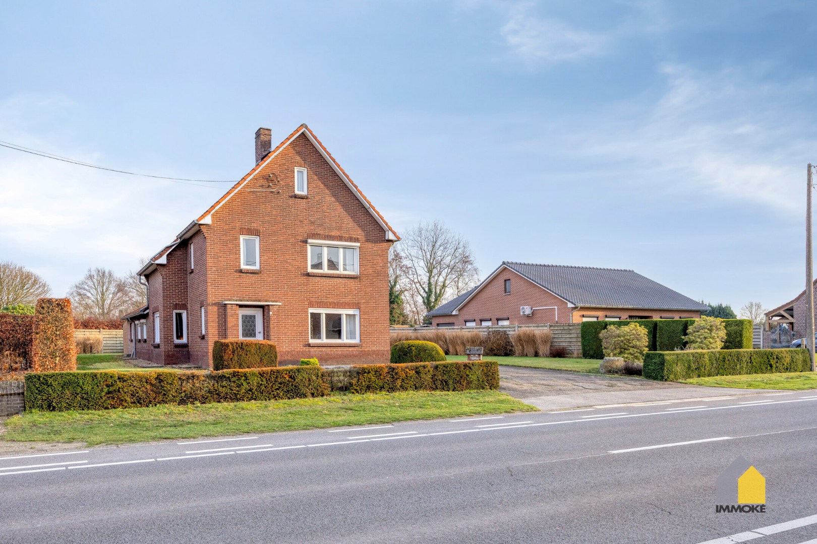 Op te frissen woning met 4 slpk op ruim perceel van 9 a 78 ca. 