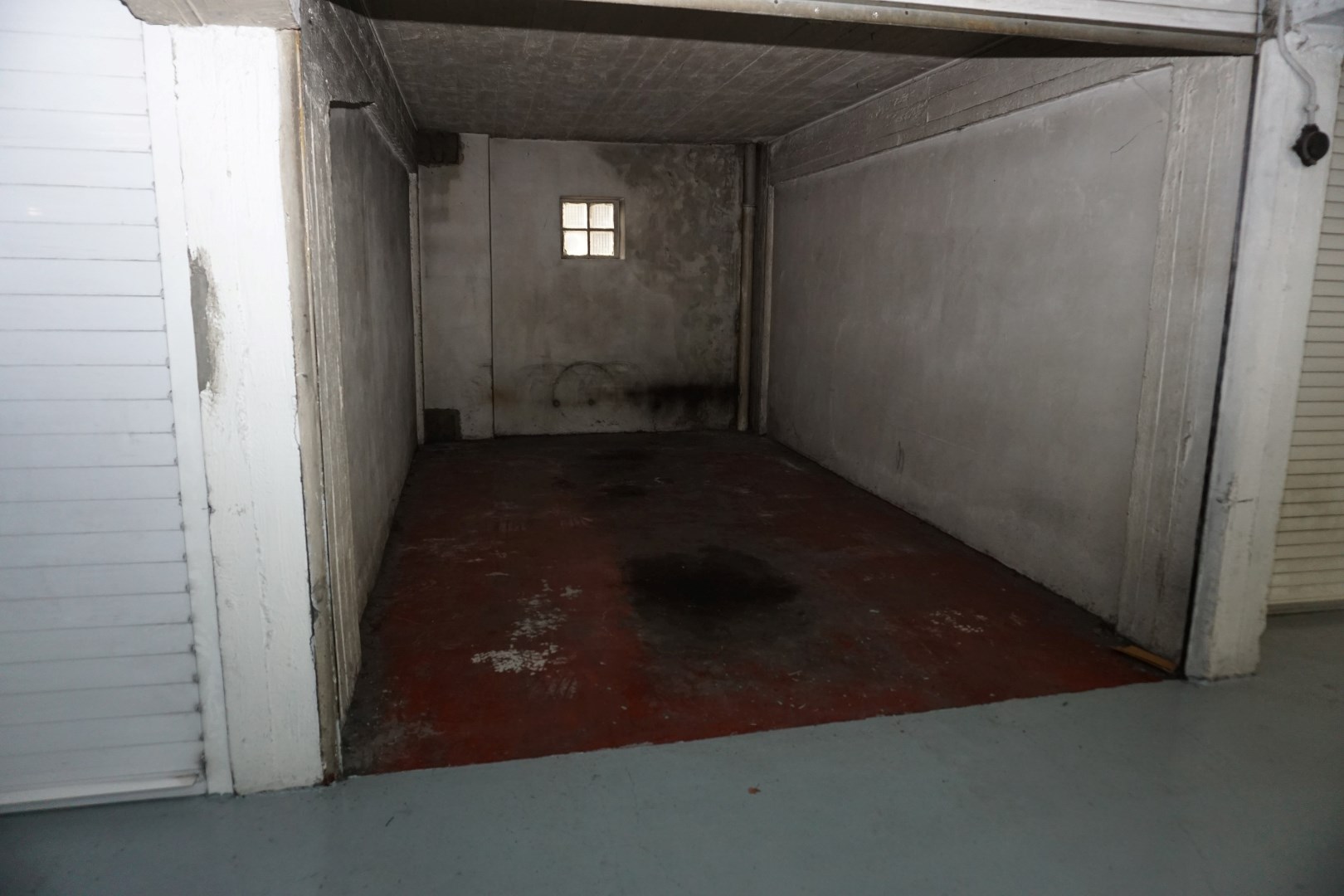 GARAGE BOX  OP TOPLIGGING - CENTRUM OOSTENDE ! 