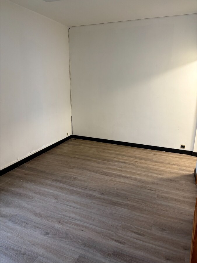 Centraal gelegen voormalige dokterspraktijk 