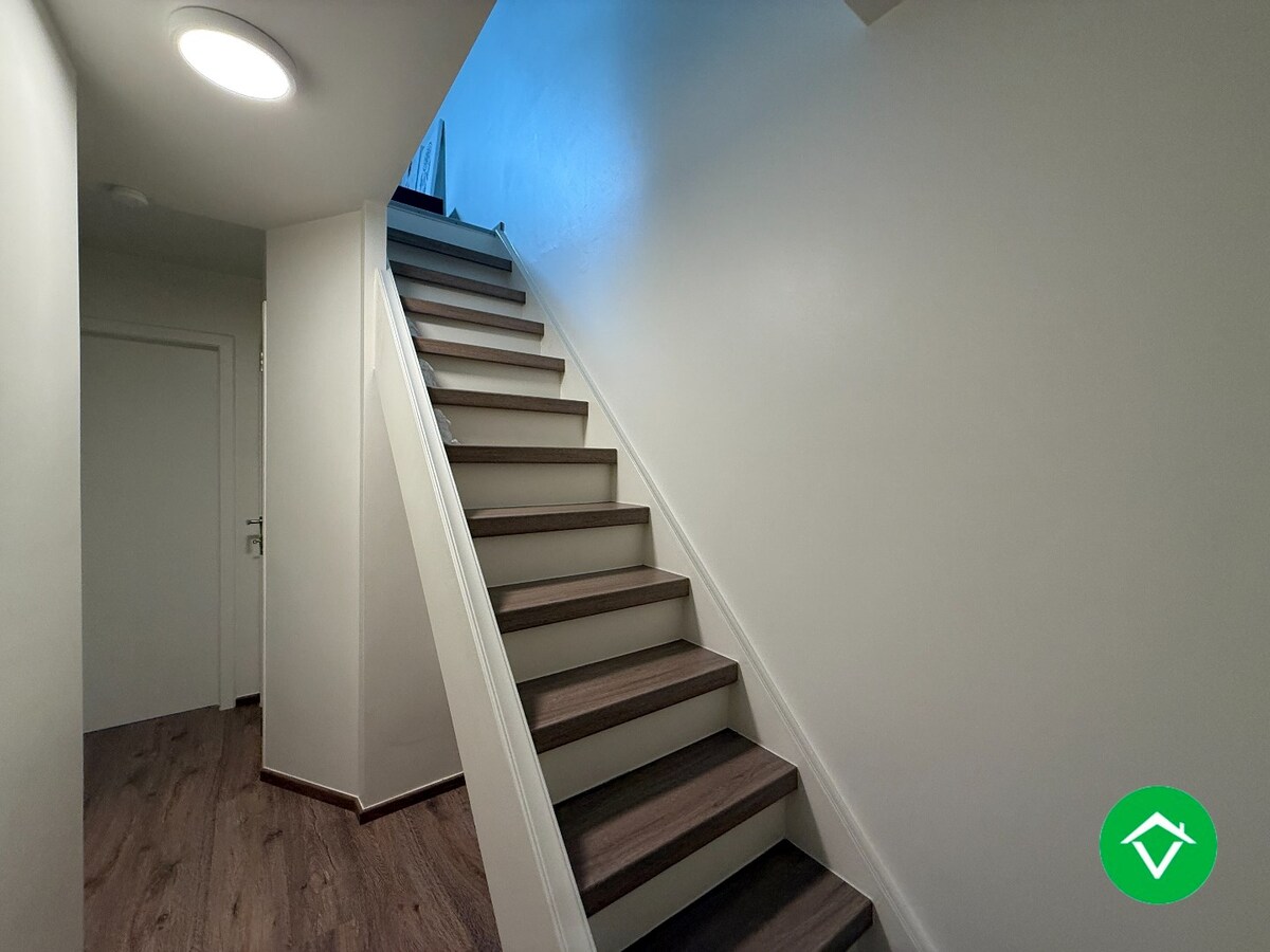 Prachtig gerenoveerde woning met 3 slaapkamers en tuin te Roeselare 