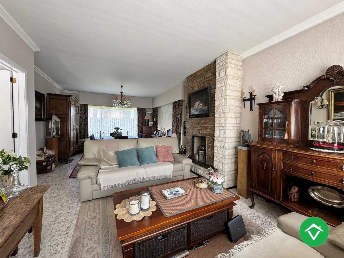 Alleenstaande woning met 3 slaapkamers en garage te Oudenburg 