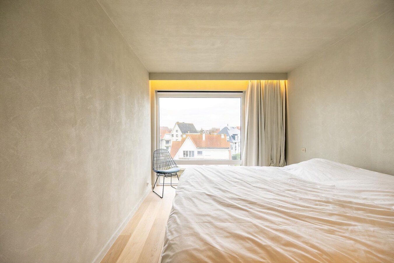 Stylish renovated apartment with partial sea view in Koksijde! 