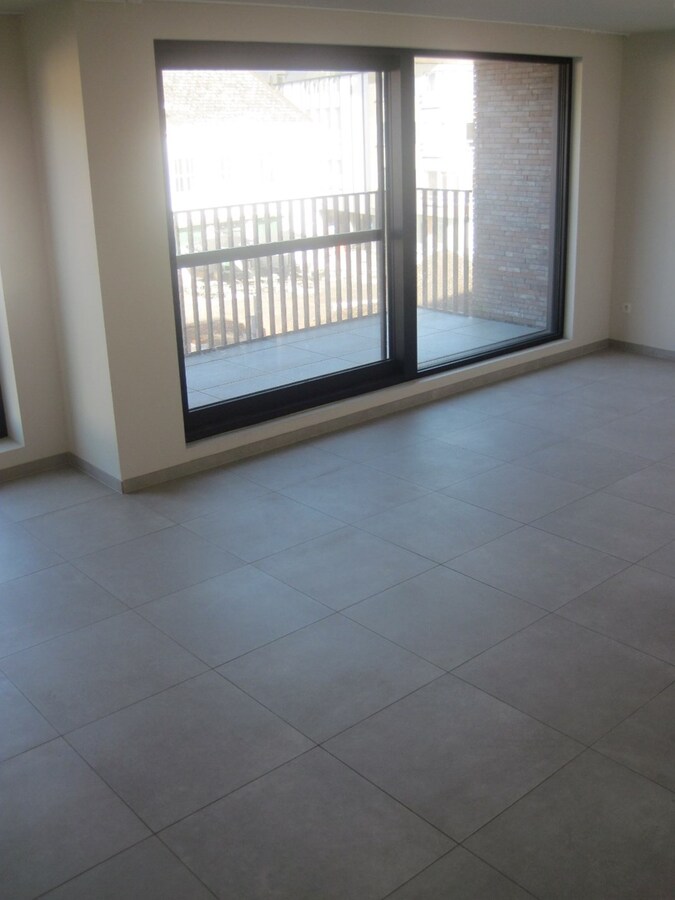 Lichtrijk appartement op de Gaverse Markt. 