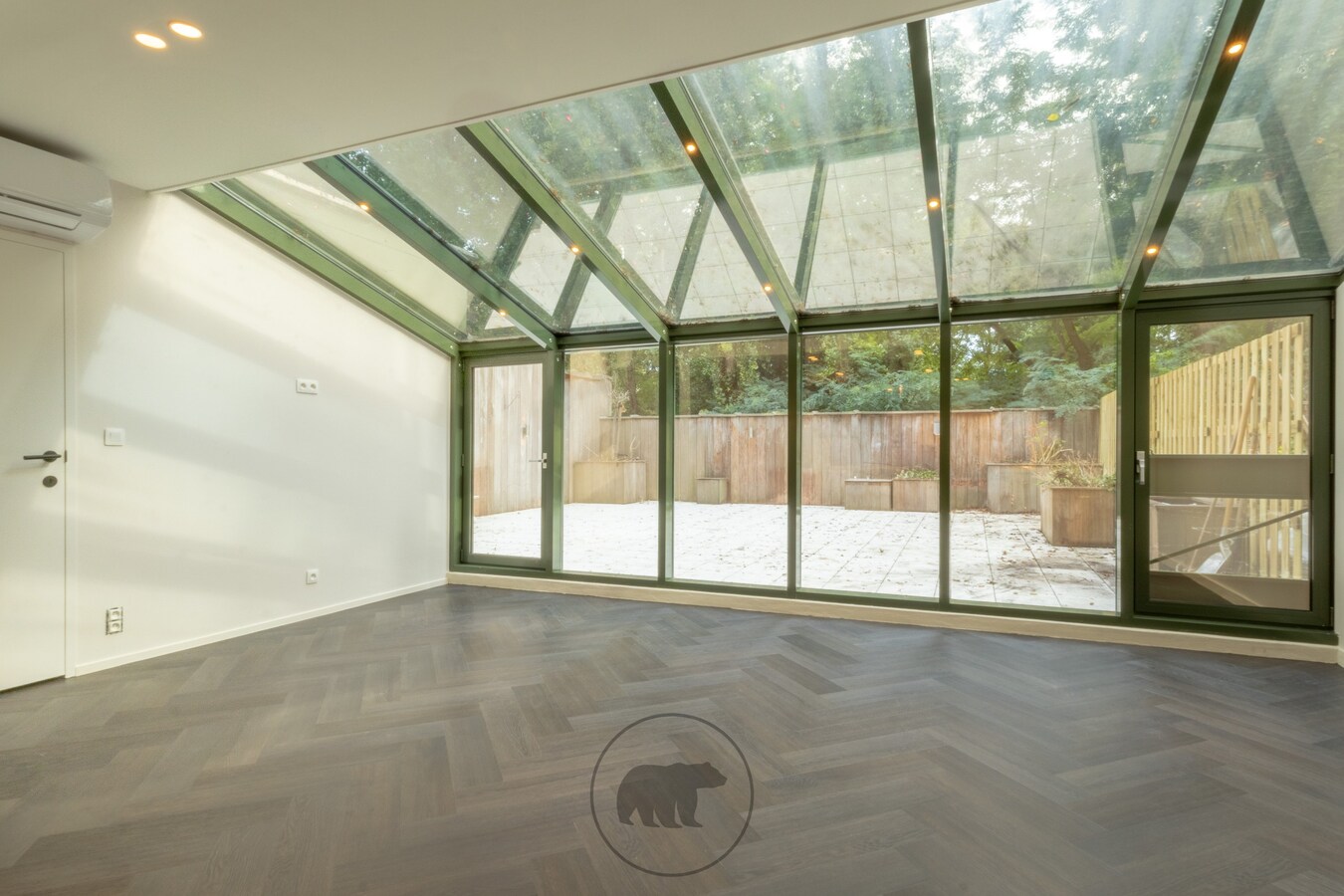 Gerenoveerd appartement aan het Groenevalleipark met ruim terras 