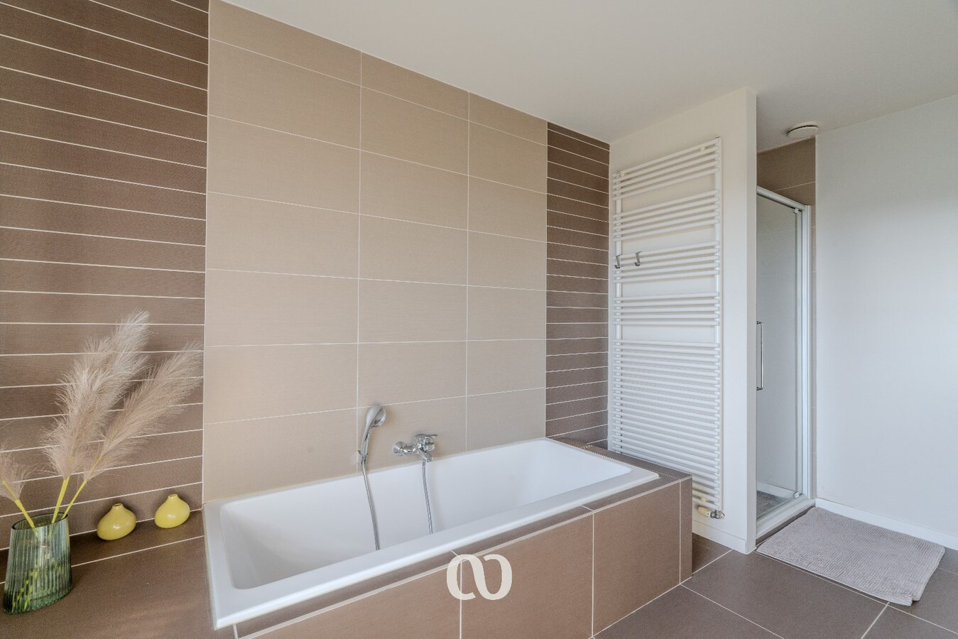 Recent gebouwde villa op rustige locatie 