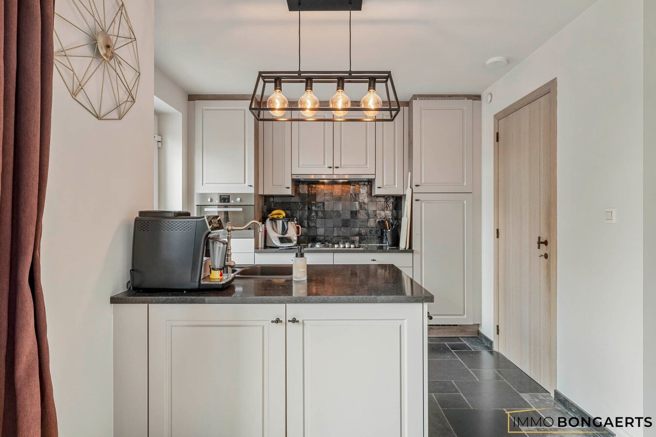 Instapklare woning met 3 slaapkamers 