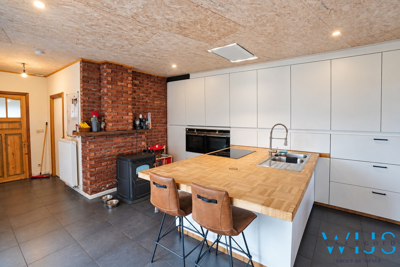 Gerenoveerde woning met ruime tuin in Doornzele/Desteldonk 