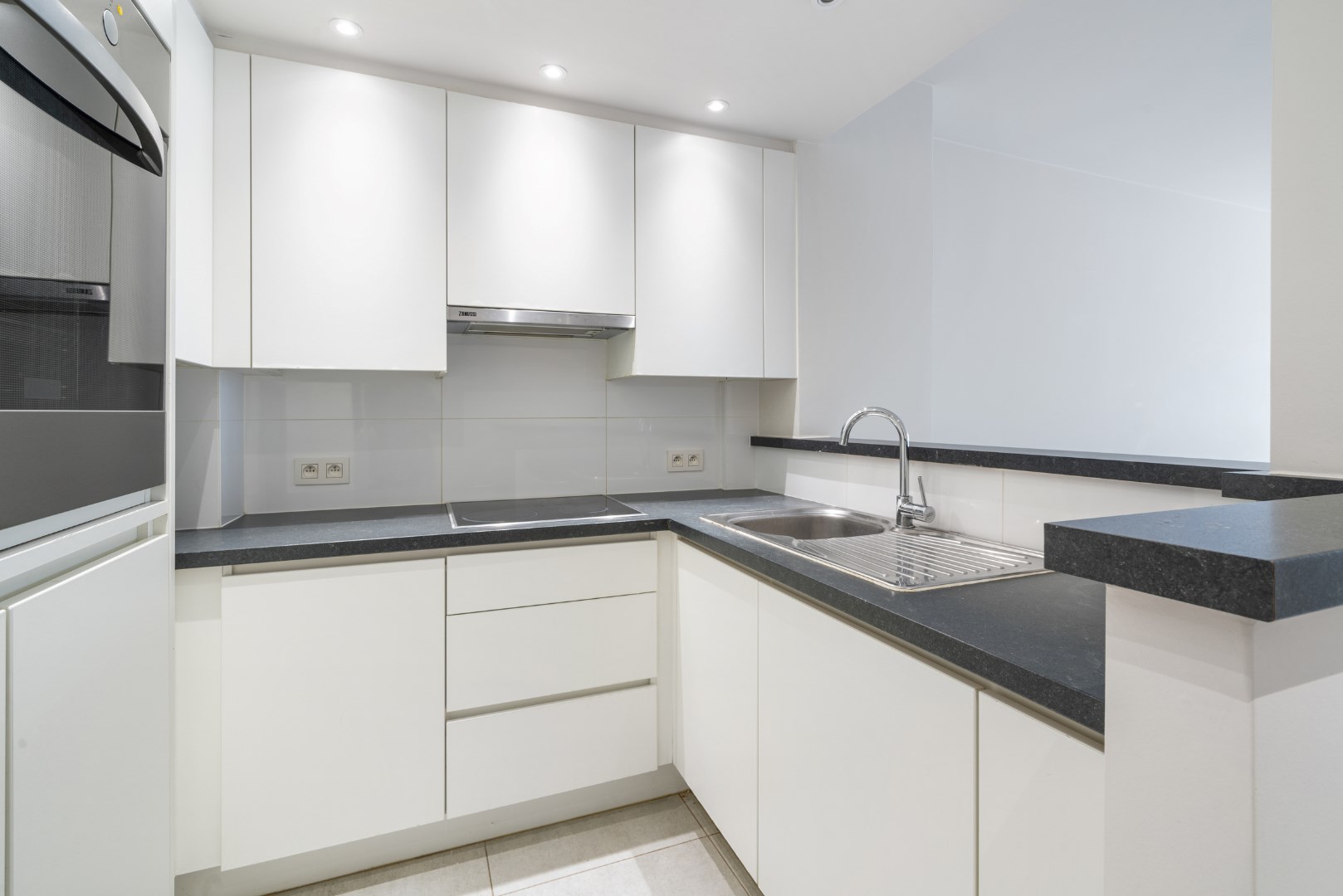 INSTAPKLAAR APPARTEMENT MET 1 SLAAPKAMER IN CENTRUM OOSTENDE 