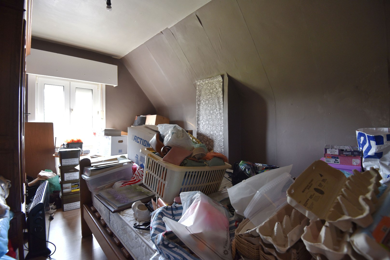 Te renoveren woning met 2 slpks nabij centrum Maldegem 