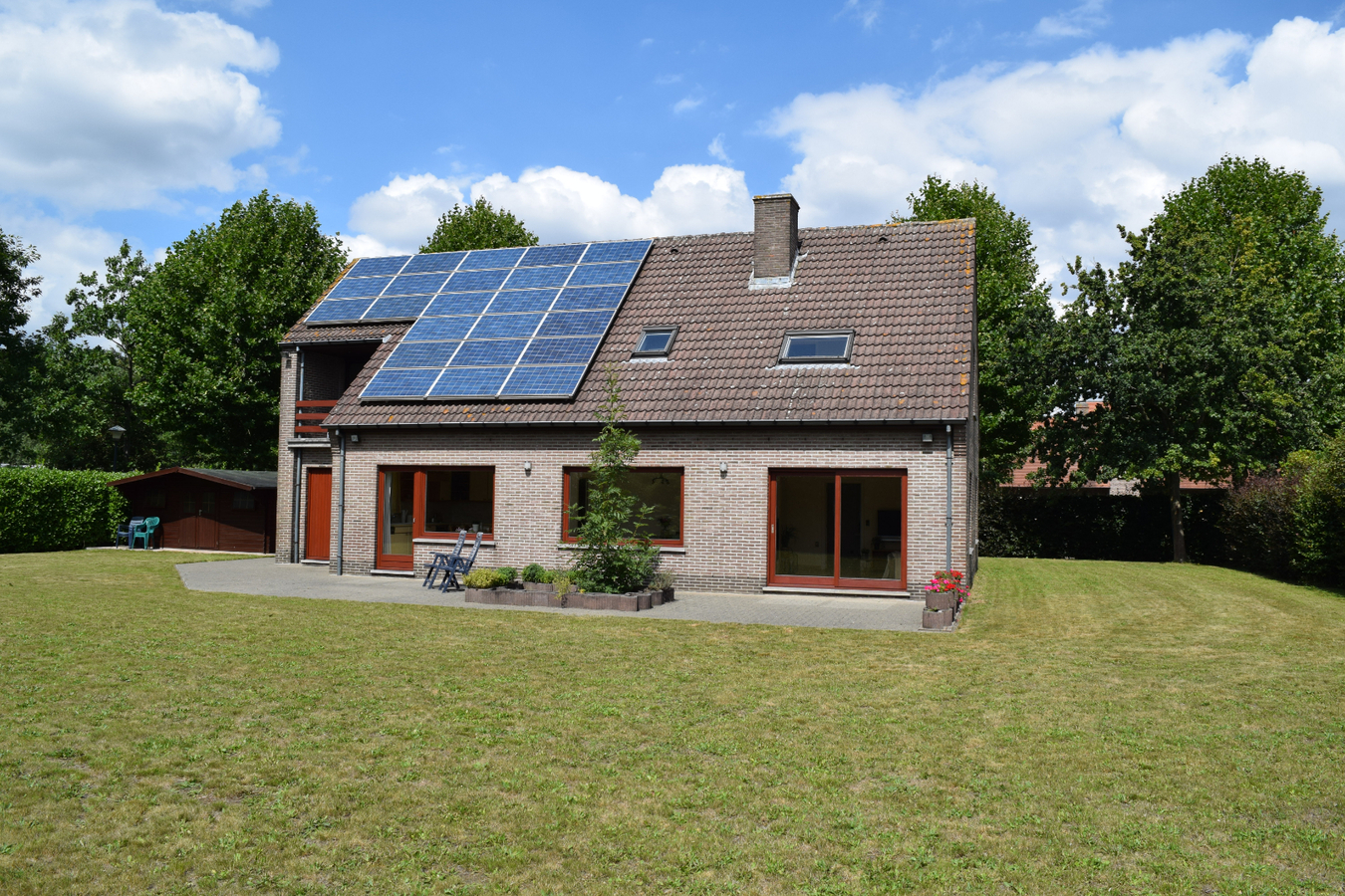 Lichtrijke villa in aangename omgeving ! 