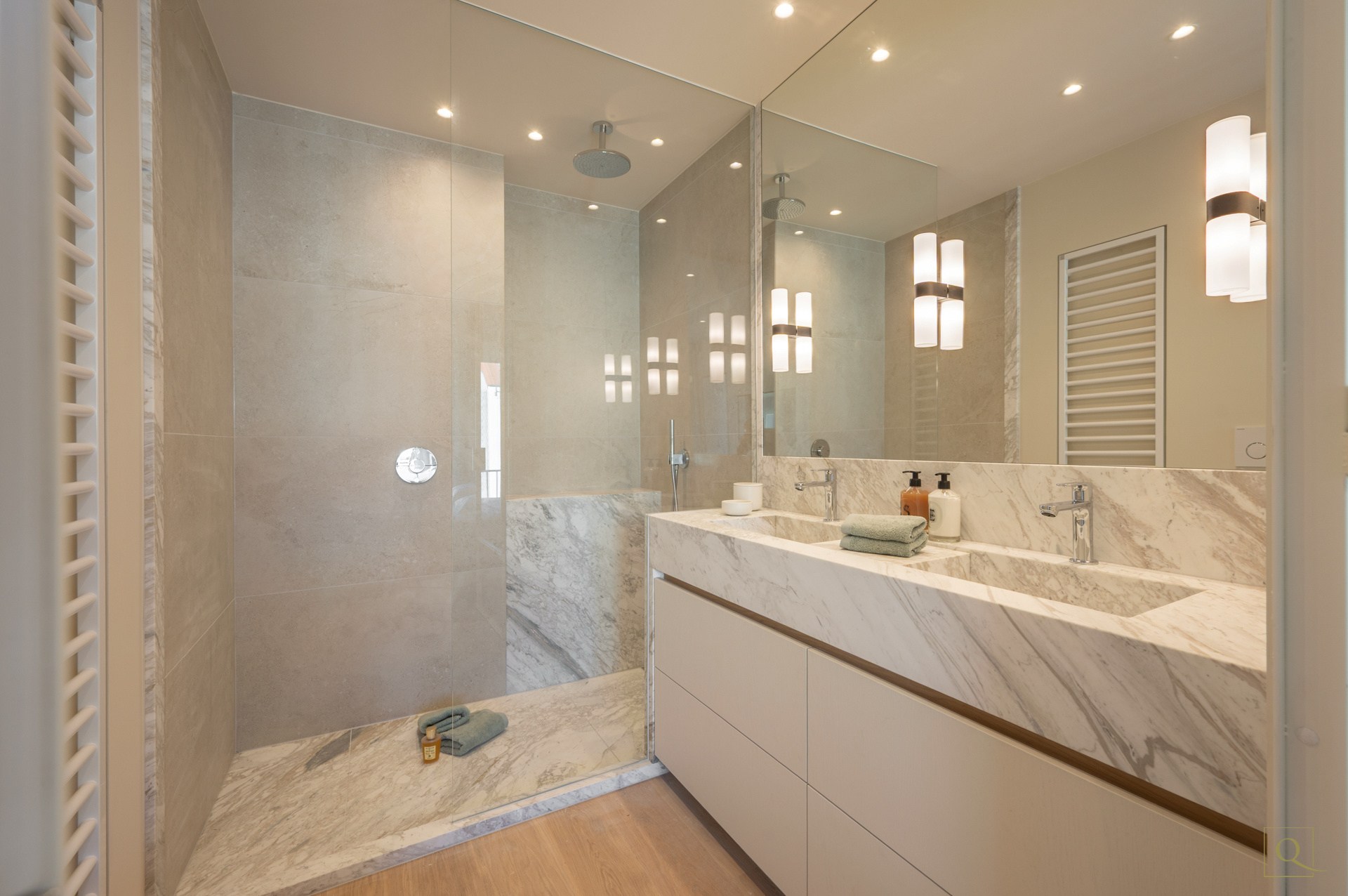 Prachtig gerenoveerd 3-SLPK-appartement nabij de Zeedijk 