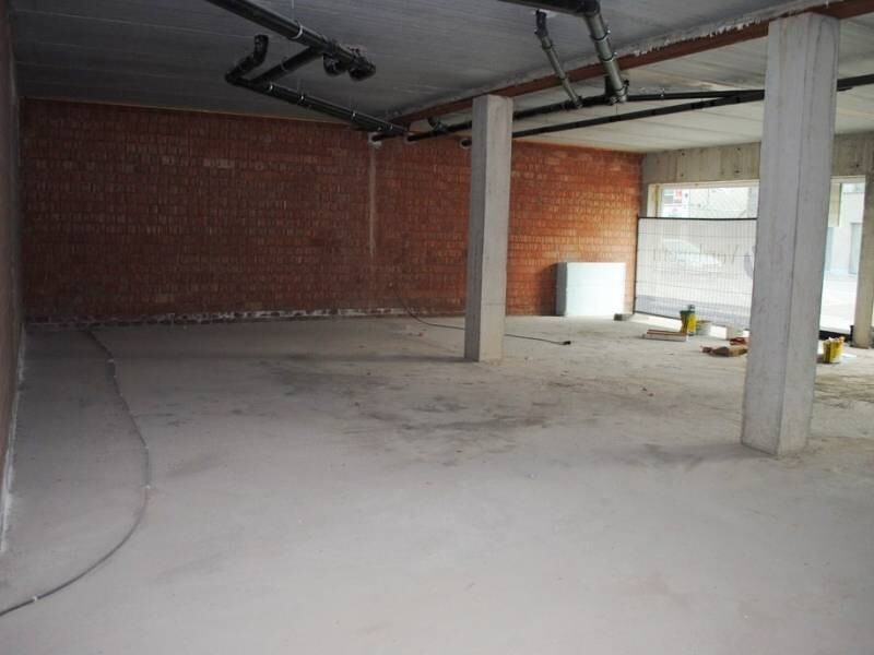 Handelspand - 210m² -  in centrum Waarschoot 
