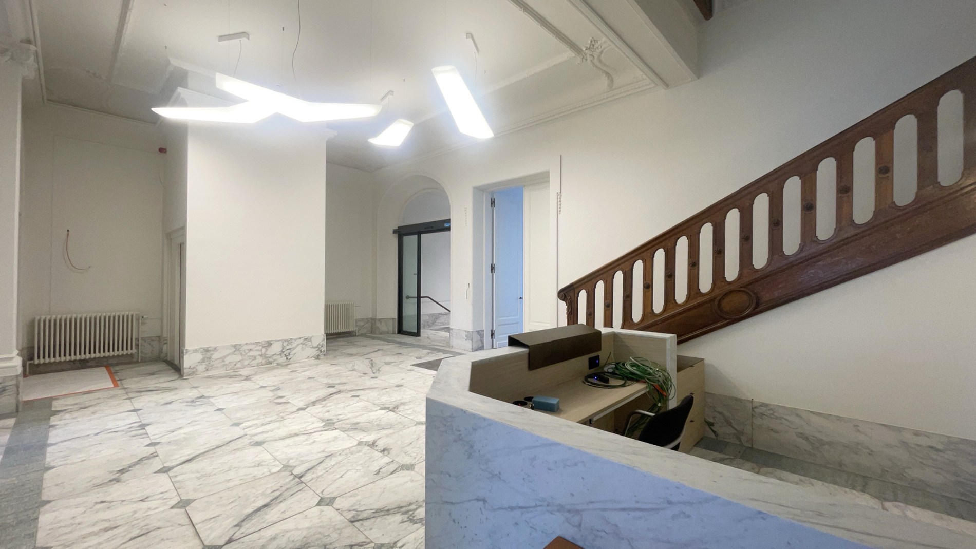 Exclusief kantoorgebouw te huur dichtbij de Leien in Antwerpen