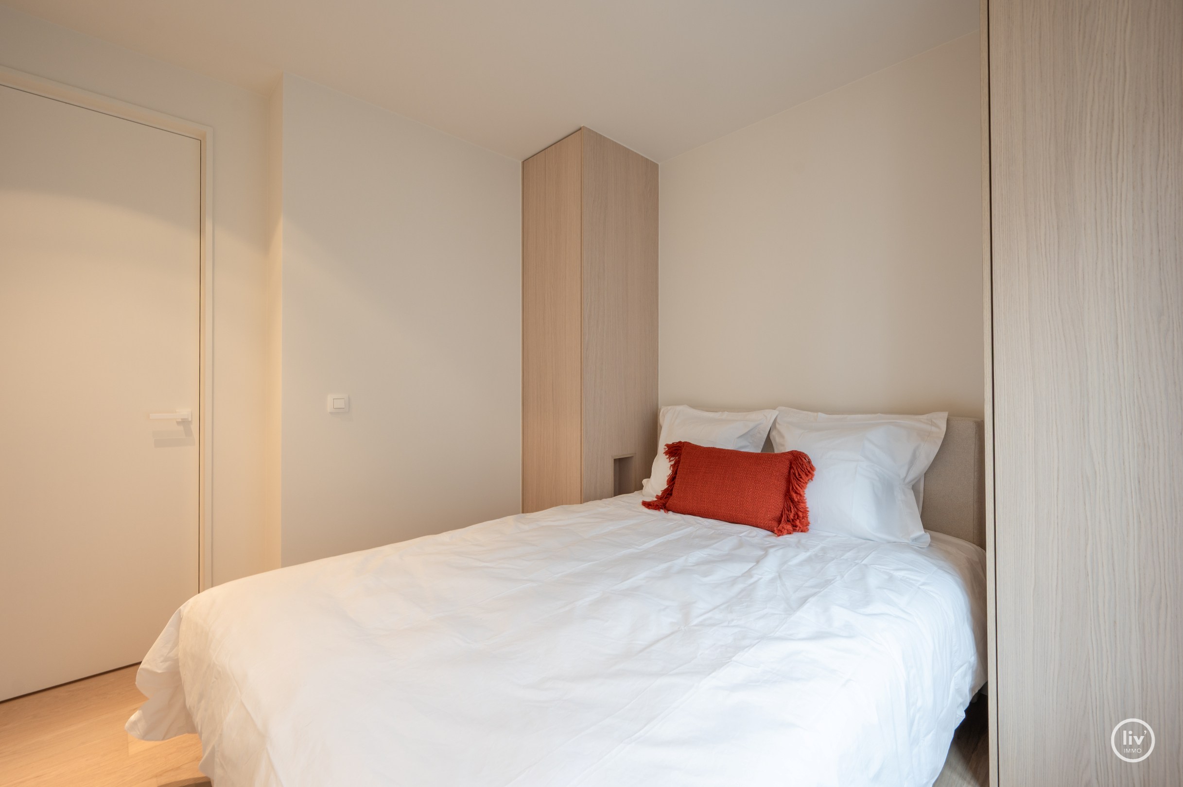 Gerenoveerd 3 slaapkamerappartement centraal gelegen vlakbij de LIppenslaan te Knokke. 