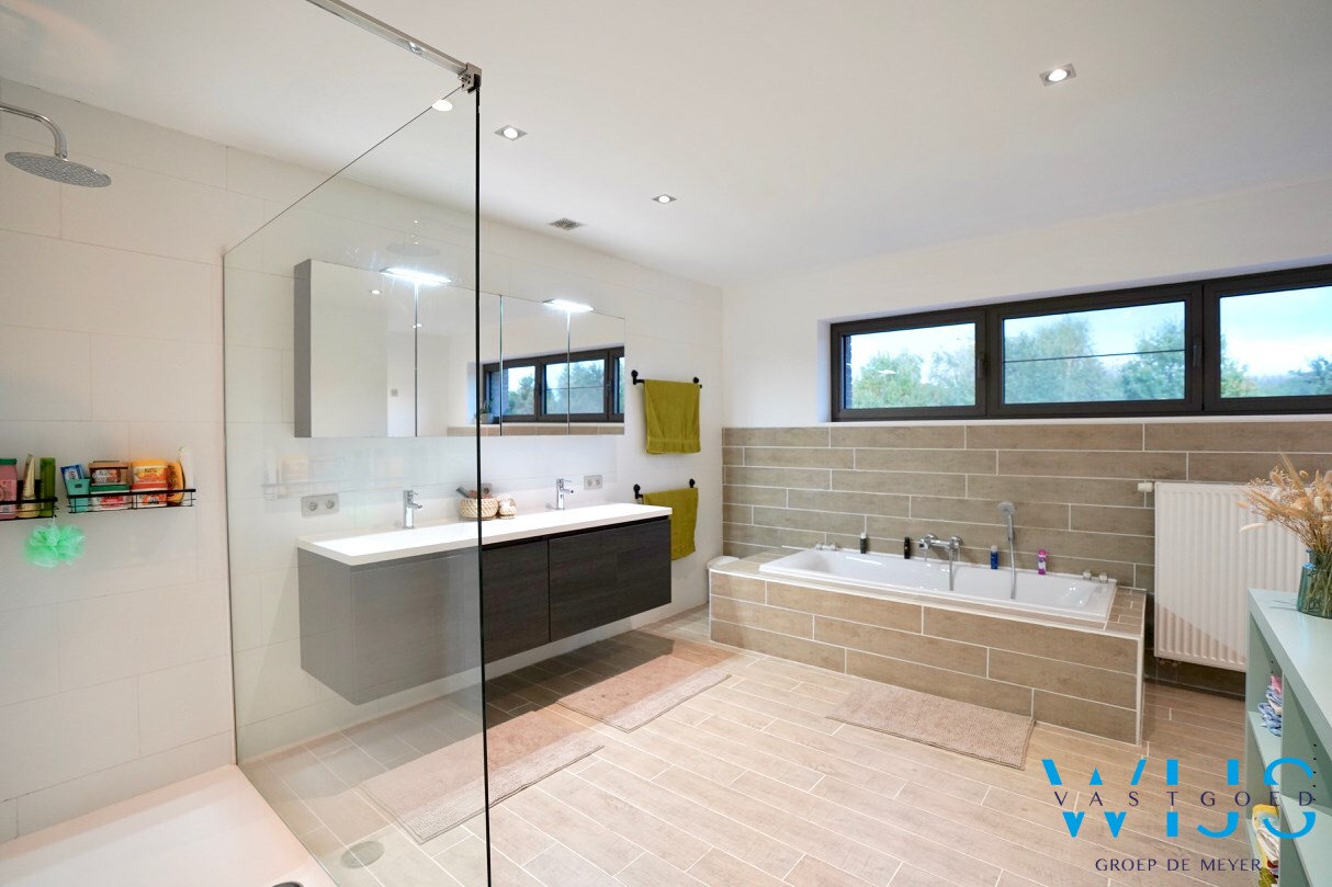 Prachtige en enorm ruime nieuwbouwwoning te Zelzate ! 