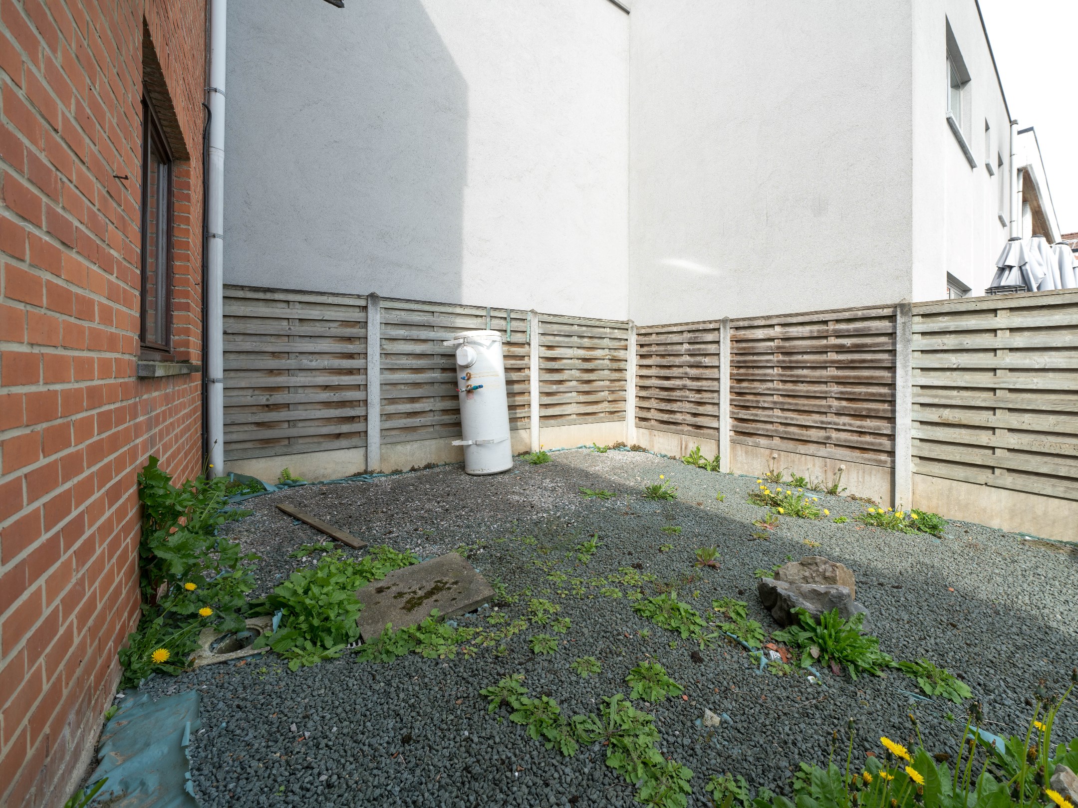 Winkel/kantoorruimte (65m²) op een gunstige ligging 