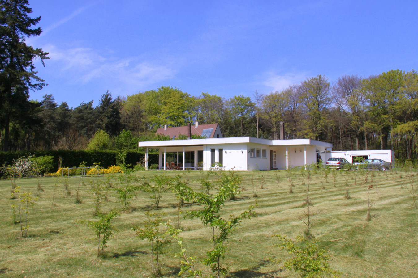 Unieke gemeubelde villa in het bos van Hertsberge 