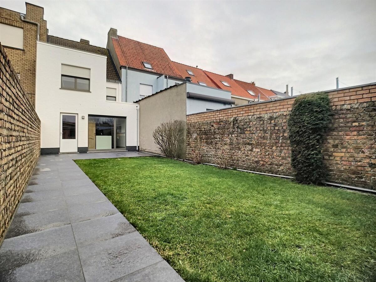 Aangename gezinswoning met tuin, garage &amp; achteruitgang - Heist 