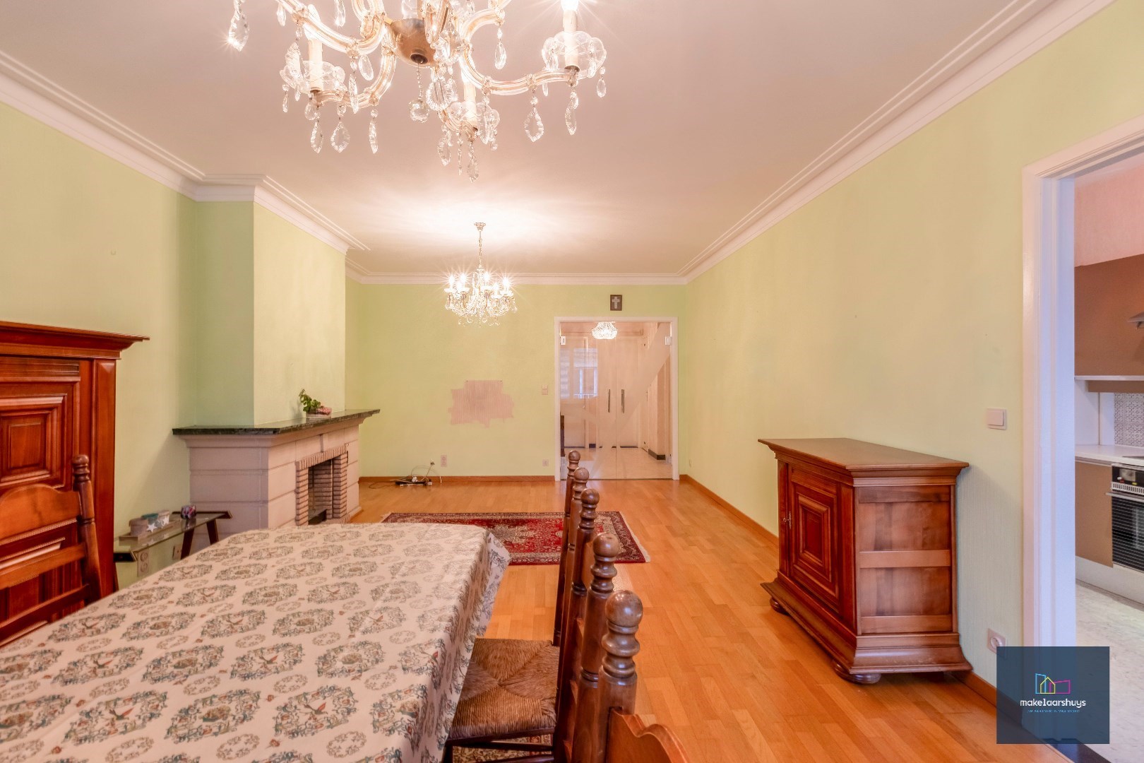 Nabij Gent Sint-Pieters ; Ruim appartement met 2 slp. fietsenberging en kelder 