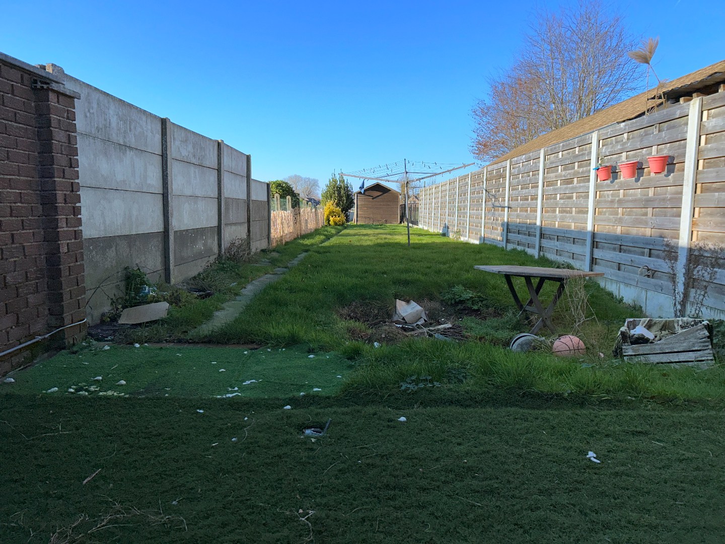 Woning met uitweg en tuin op 332m² 