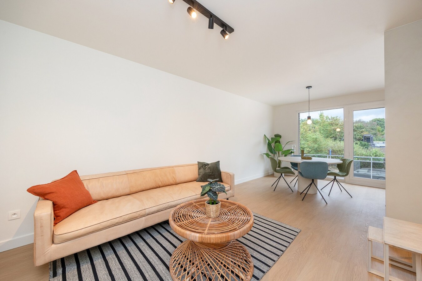 Luxueus gerenoveerd appartement met 2 slaapkamers 