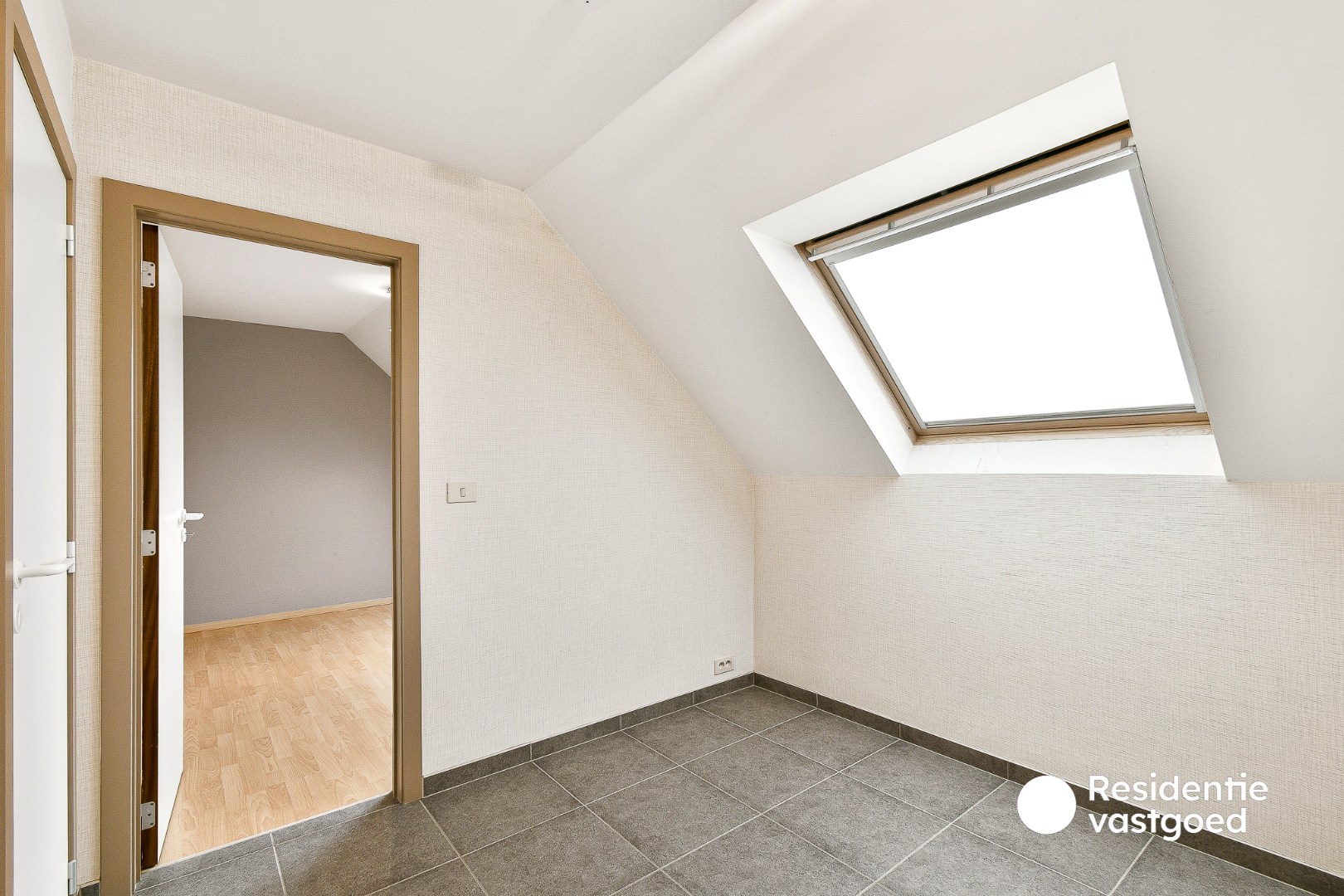 Duplex-appartement in rustige residentie met twee slaapkamers en terras 