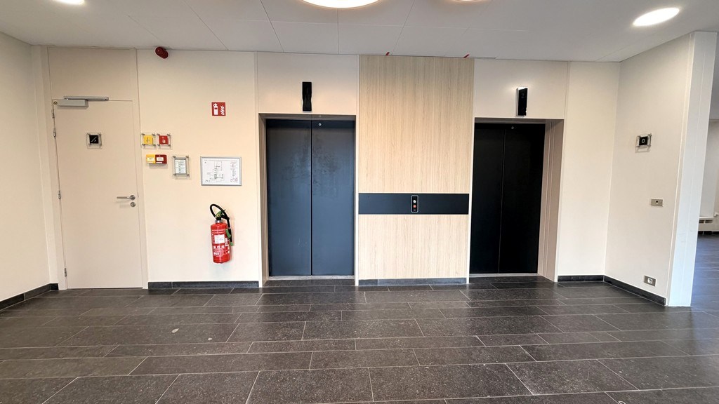 Instapklare kantoren te huur vlakbij E19 in Kontich