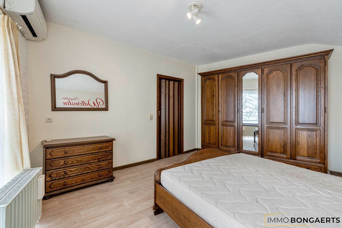 Ruime woning met vier slaapkamers 