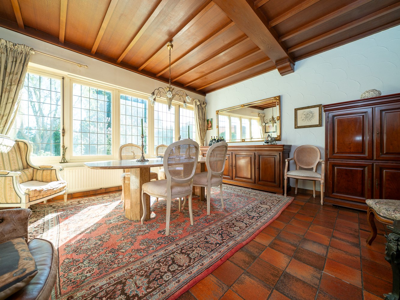 Statige villa in het centrum van Dilbeek 