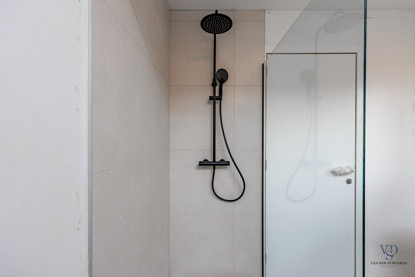 Landelijke nieuwbouwwoning in hartje Dikkelvenne 