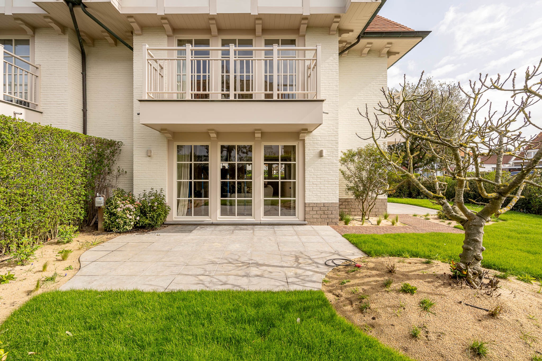 Prachtig gerenoveerde  halfopen woning op topligging nabij centrum, zee en strand 