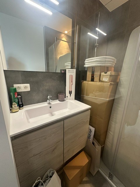 Recent en energiezuinig appartement met 2 slpk. en groot terras in Geel-centrum 