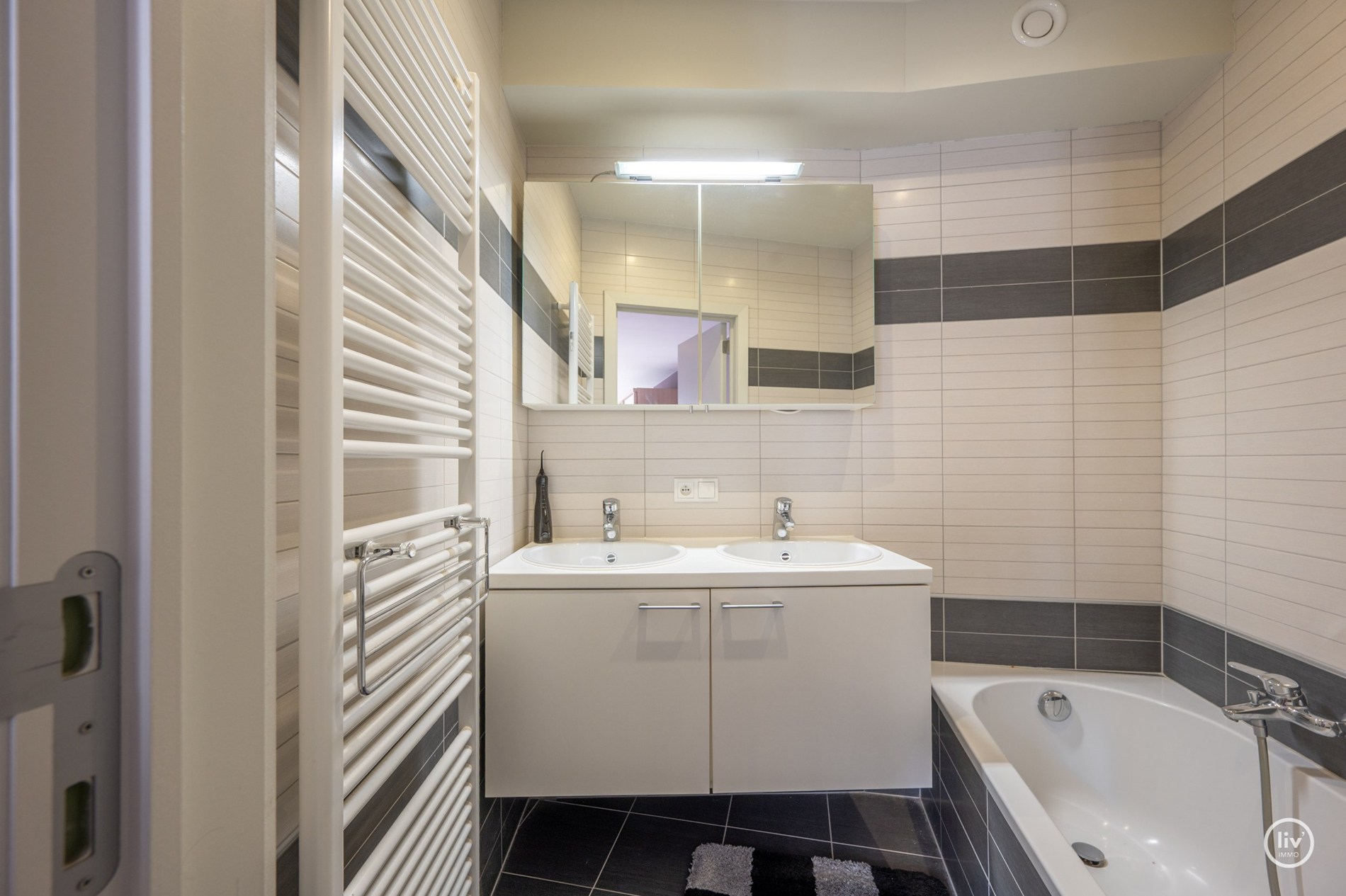 Verzorgd appartement op een topligging in de gegeerde Meerlaan te Knokke. 