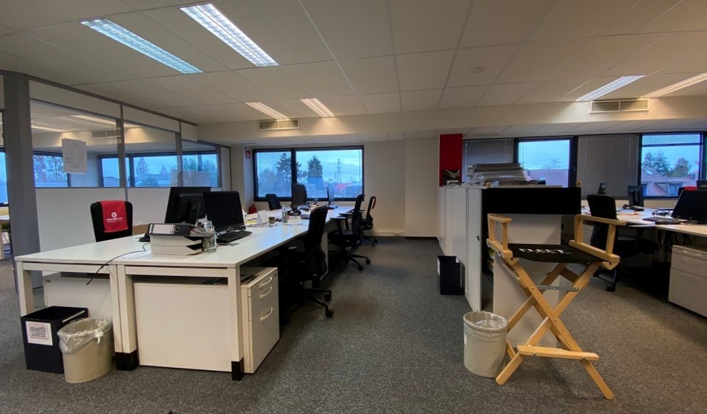 Ingedeelde kantoorruimte te huur in Aartselaar