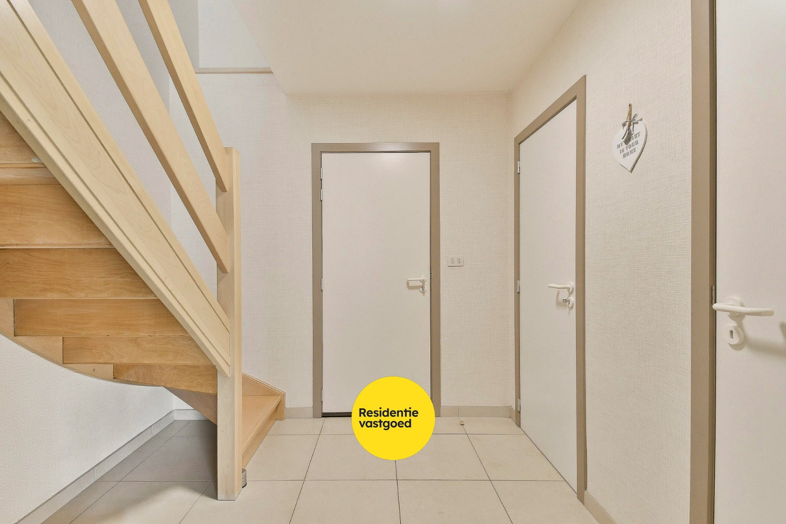 Duplex-appartement in rustige residentie met twee slaapkamers en terras 