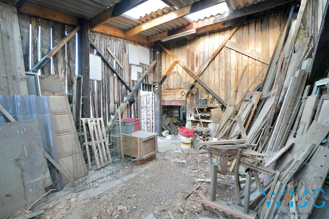 Volwaardig woonhuis met bijgebouwen te Wippelgem ! 