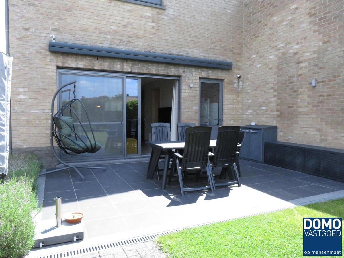 Ruime woning met 5 slaapkamers, tuin en garage 