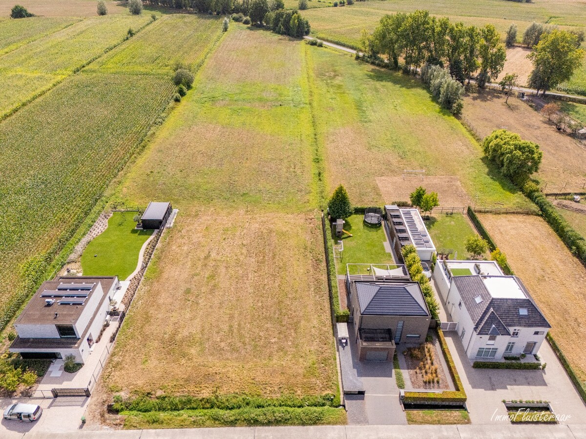 Terrain à bâtir situé au calme avec un pré attenant d'environ 4.850 m² à Lokeren 
