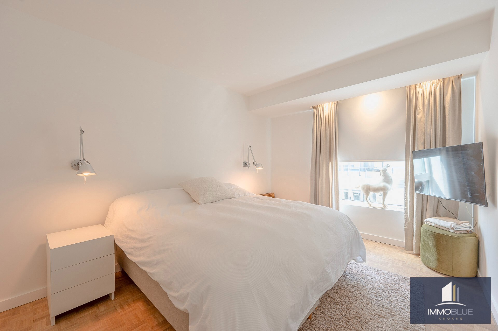 Appartement d’angle lumineux avec vue dégagée. 
