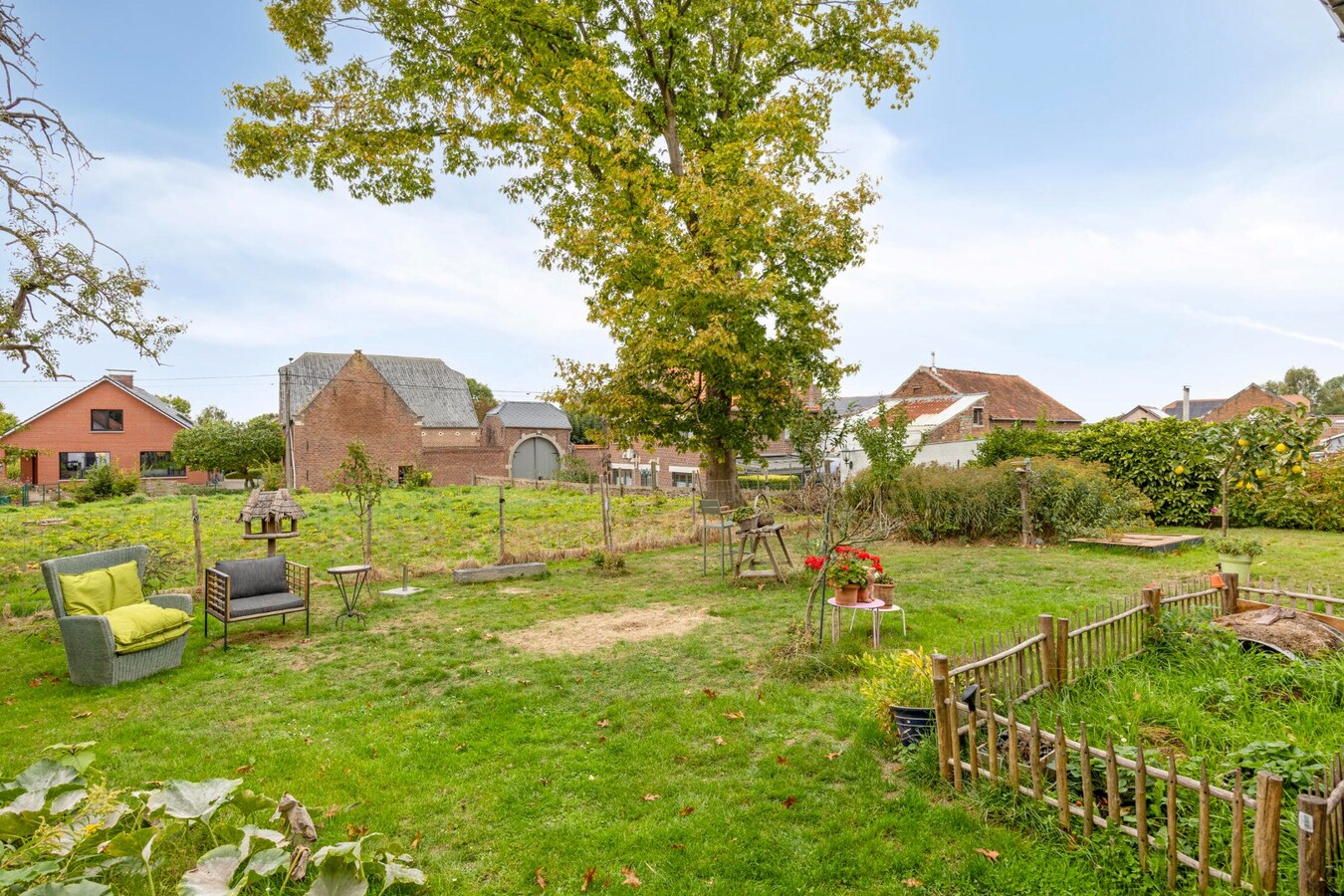 HOEVE in Hoegaarden met 5 slaapkamers (Kangoeroewoning) 
