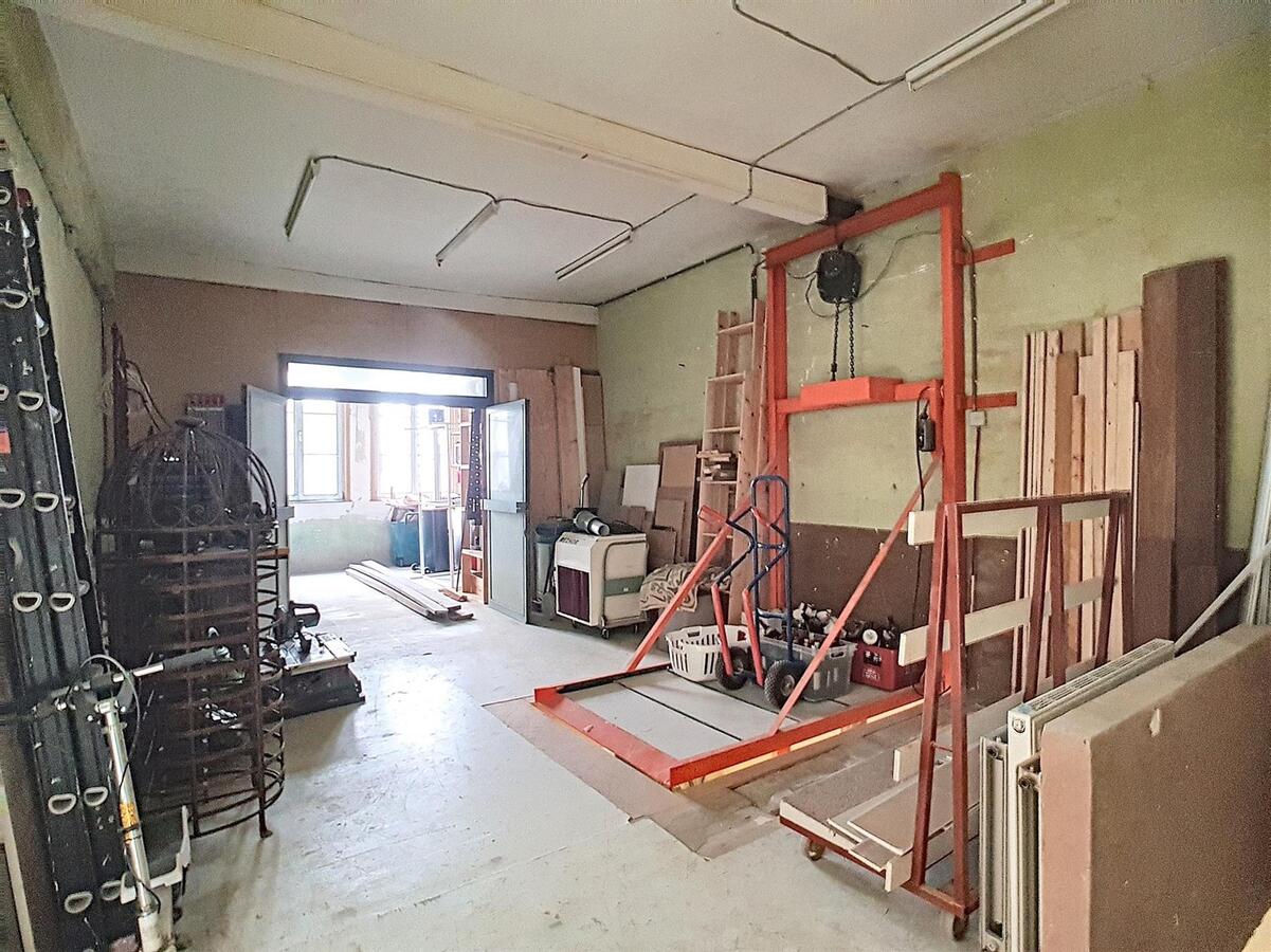 Zeer knappe woning met handelsgelijklvoers en ruime opslagplaatsen/multifunctionele ruimtes - Knokke 