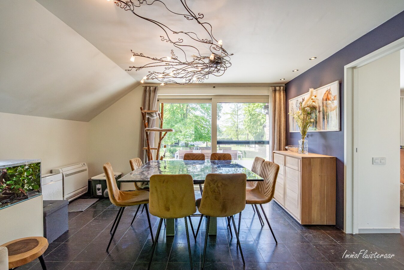 Charmante villa avec bâtiment d'écurie et prairie sur environ 6 700 m² à Hamme. 