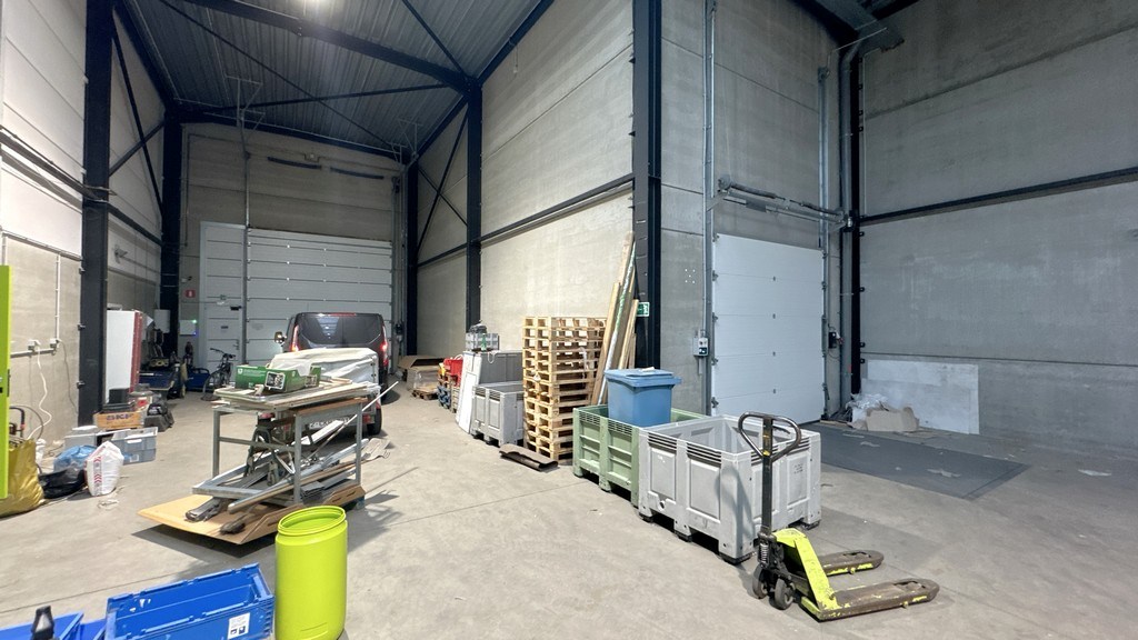Bedrijfsunits met magazijn en kantoor te huur in Mechelen-Noord