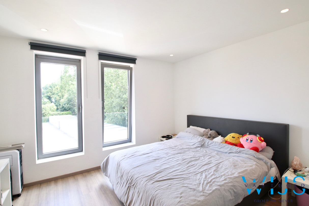 Instapklaar 2 slaapkamerappartement in hartje Wippelgem EVERGEM ! 