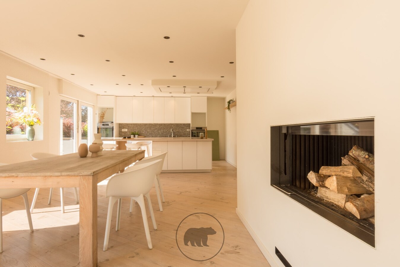 Instapklare villa met buitenzwembad op residentiële toplocatie 