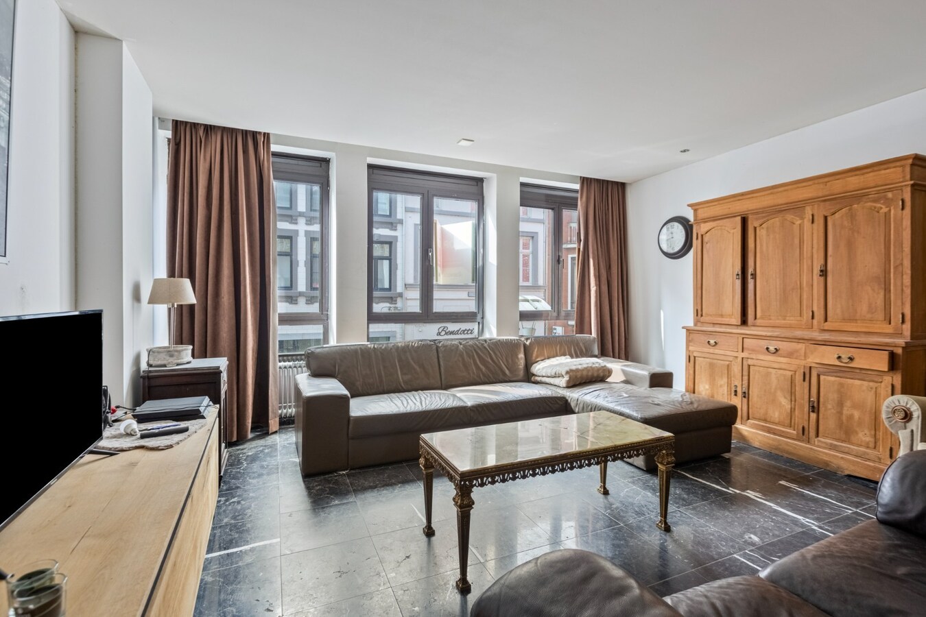 Ruim appartement gelegen op de 1ste verdieping in het centrum van Maaseik! 